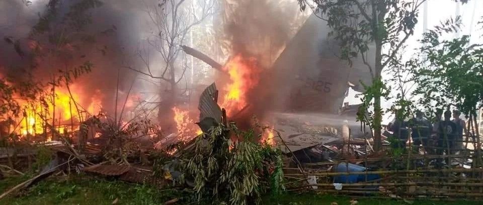 已致17人遇难，菲律宾坠毁军机共载92人