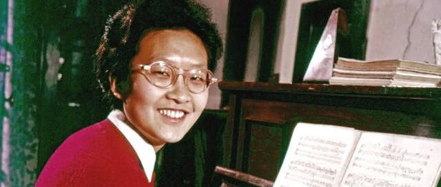 19岁为中国赢得第一个钢琴大奖，30岁和母亲弟弟自杀，她的人生太令人惋惜！