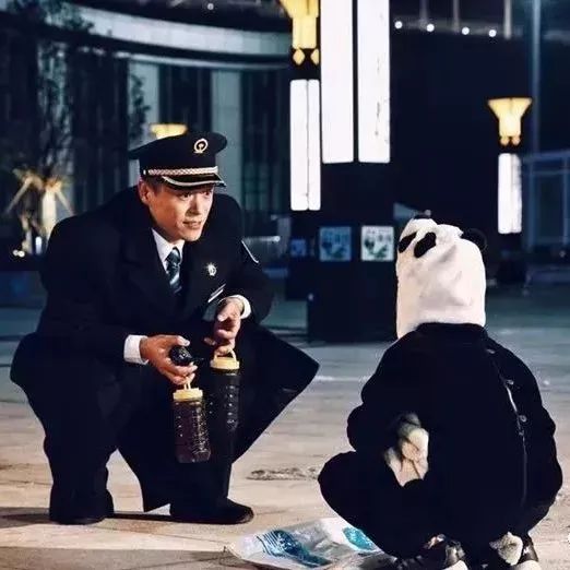 熊猫卖蜂蜜，这是一个真实的故事