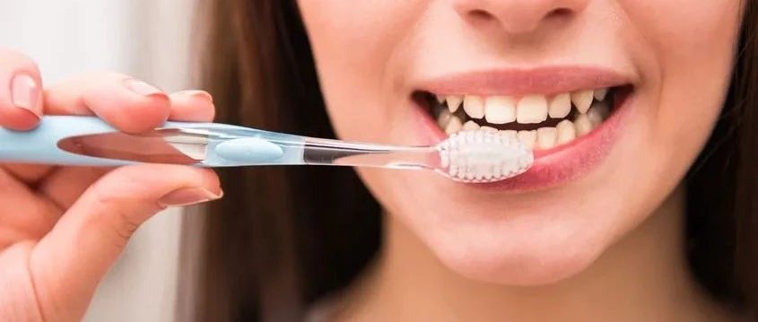 不刷牙，有啥危害？超出你想象，口腔不健康，至少4类疾病风险会升高