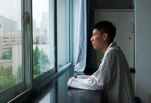 健康四个患癌年轻人，说醒千万中国人！为什么得癌症的越来越多？
