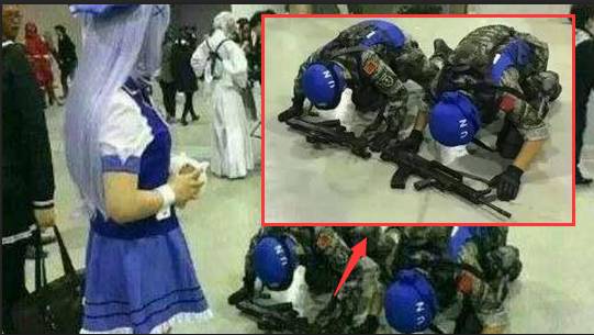 一张中国军人下跪的恶搞照片引发众怒！后果很严重！
